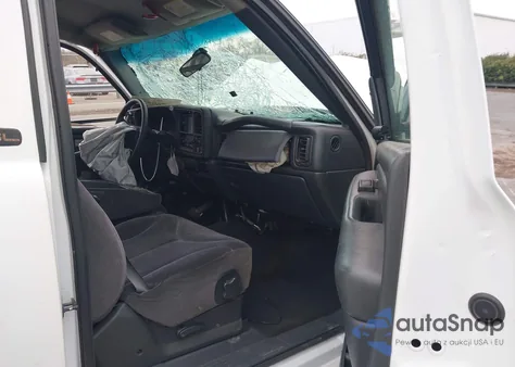 2002 GMC Sierra 1500 Sl z USA, uszkodzony, nr VIN 1GTEC14W12Z149985